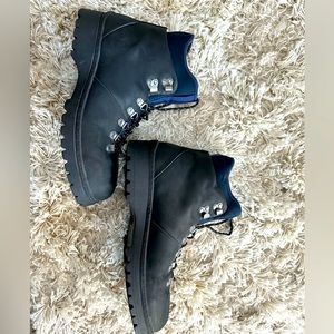 Vince Camuto Size 12 Boot